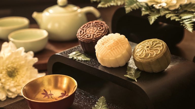 Exclusive Singapore Snow Skin Mooncakes: A Luxurious Mid-Autumn Twist on a Traditional Favorite
